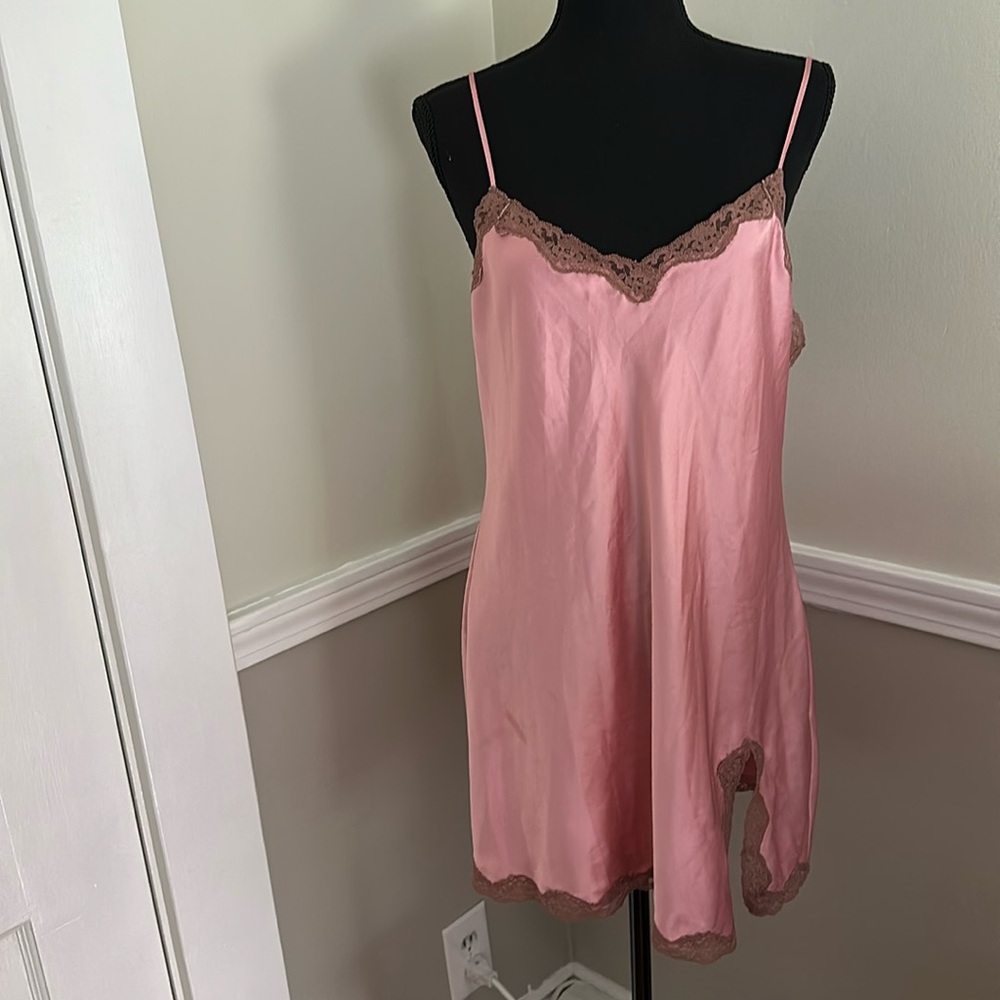 Vintage Victoria’s Secret Slip Dress Slip 100% Pink w/Dark Pink Sz M (X)